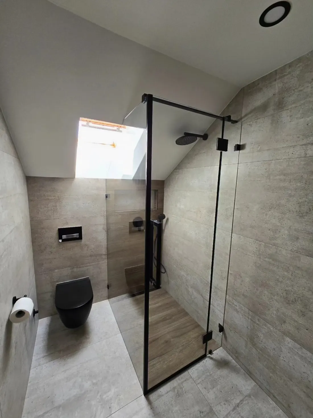 Walk-in sa crnim ramom